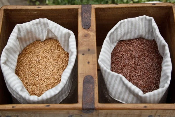 gold-and-bronze-whole-linseeds