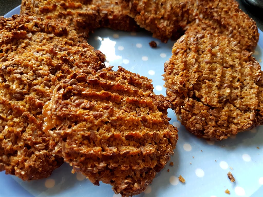 Gluten-free sugar-free carb-free linseed biscuits