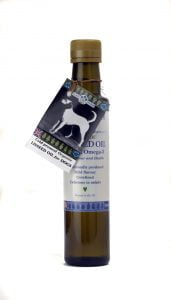 Flax Farm cold-pressed linseed flax seed oil for dogs is high in omega-3 and an effective natural remedy for arthritis especially in older dogs.