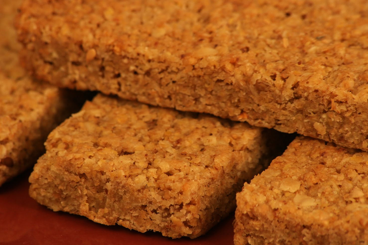 Recipe for delicious gluten-free healthy flapjacks with linseed, flax with suga-free and vegan options.