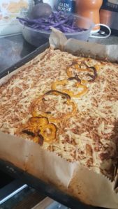 Gluten-free linseed, oat and veggie bake